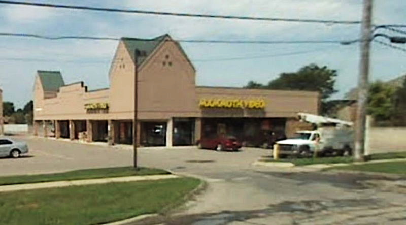 Hollywood Video - Canton - 7399 N Lilly Rd (newer photo)